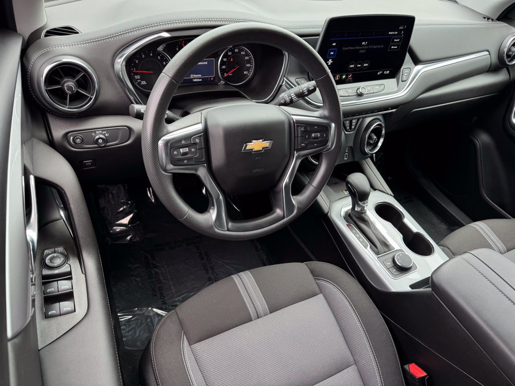 Used 2024 Chevrolet Blazer LT w/ Convenience Package FWD image 24