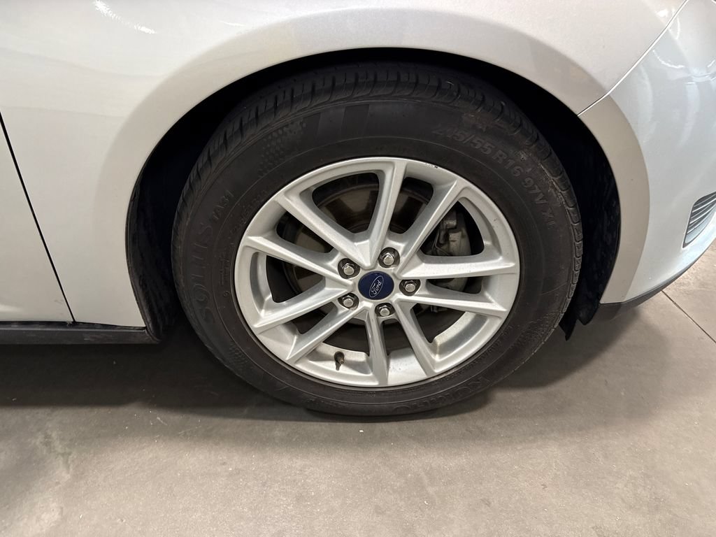 Used 2015 Ford Focus SE FWD image 16