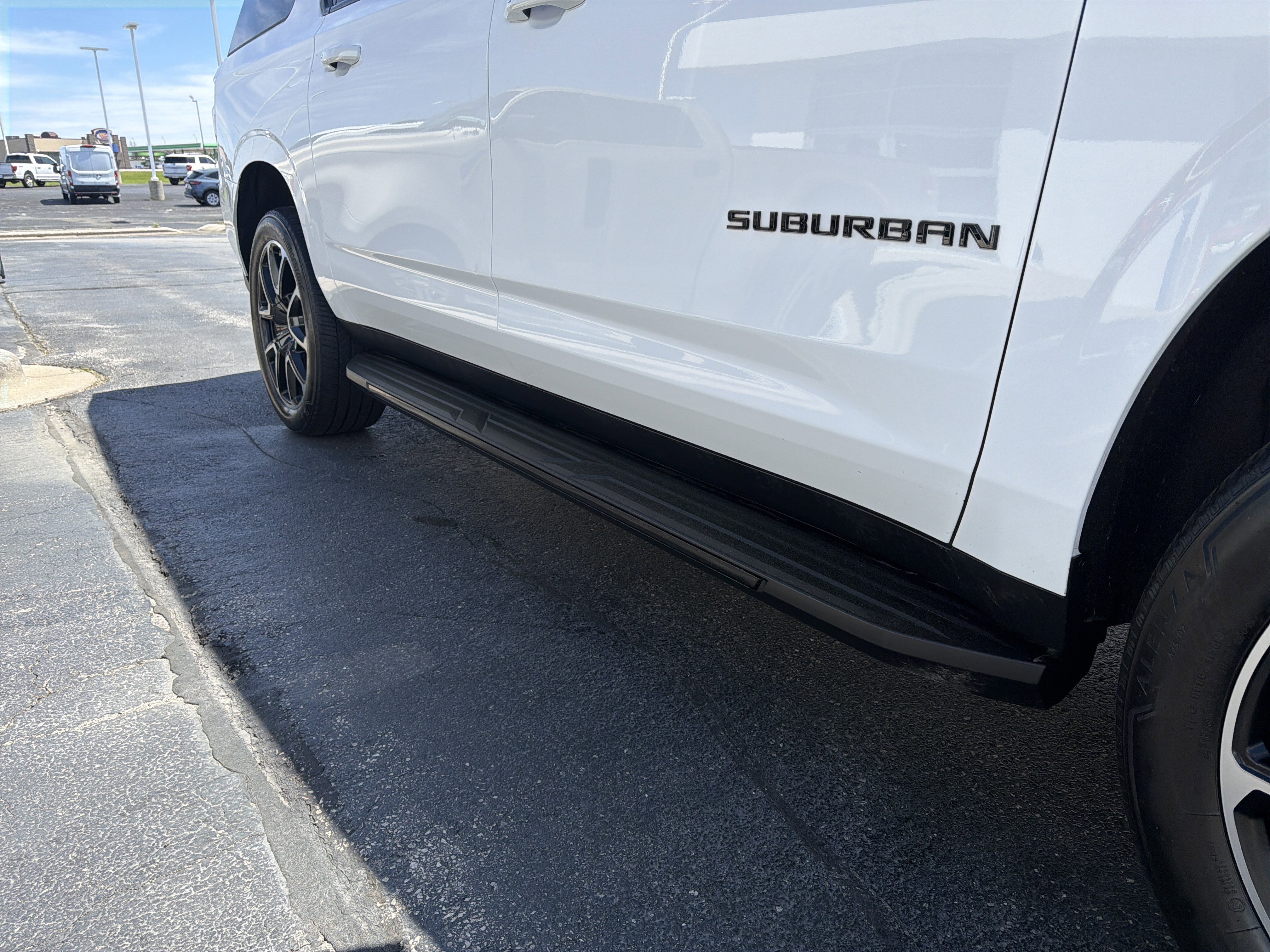 Used 2024 Chevrolet Suburban RST w/ Luxury Package AWD/4WD image 8