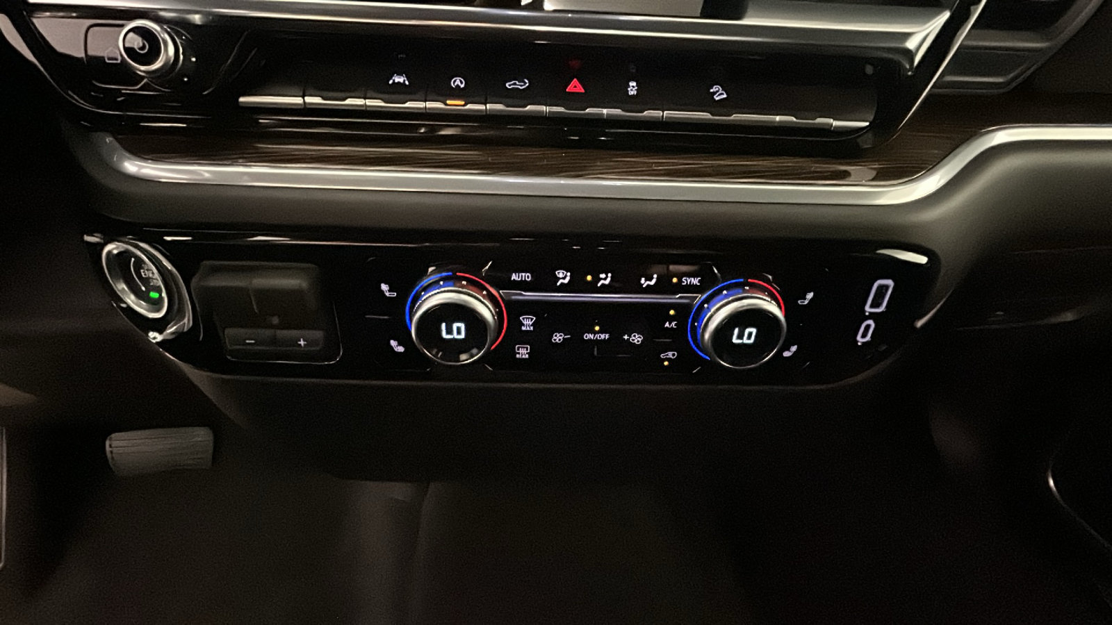 New 2026 GMC Sierra 1500 SLE AWD/4WD image 26