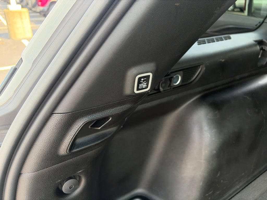 Used 2025 Jeep Grand Cherokee Altitude AWD/4WD image 18