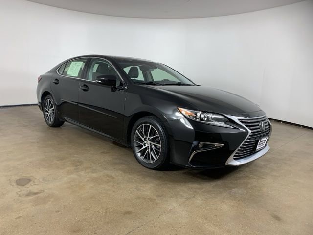 Used 2016 Lexus ES 350 w/ Luxury Package w/Wood Trim image 5