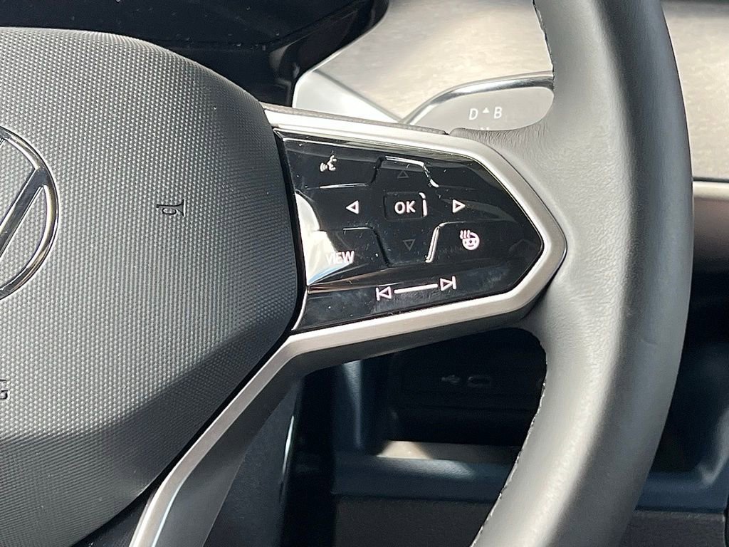 Used 2025 Volkswagen ID. Buzz Pro S image 39