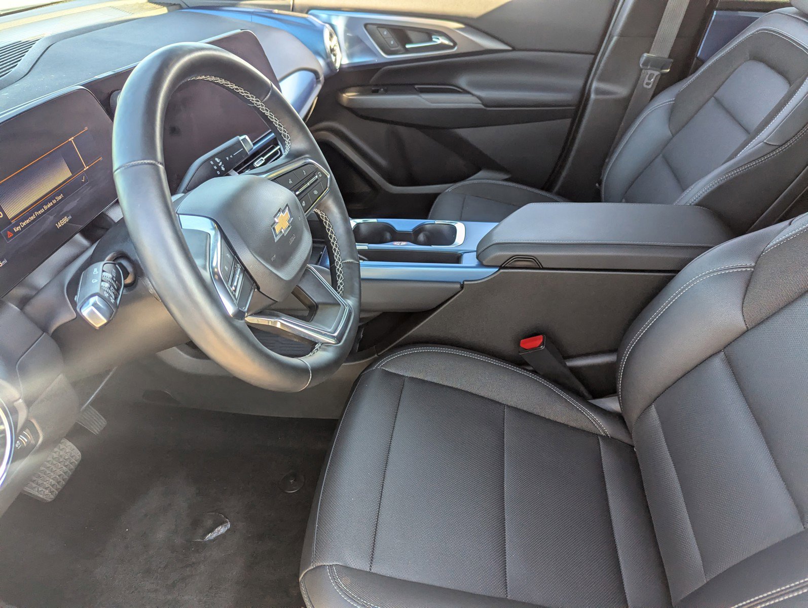 Used 2025 Chevrolet Equinox EV LT w/ Convenience Package image 27