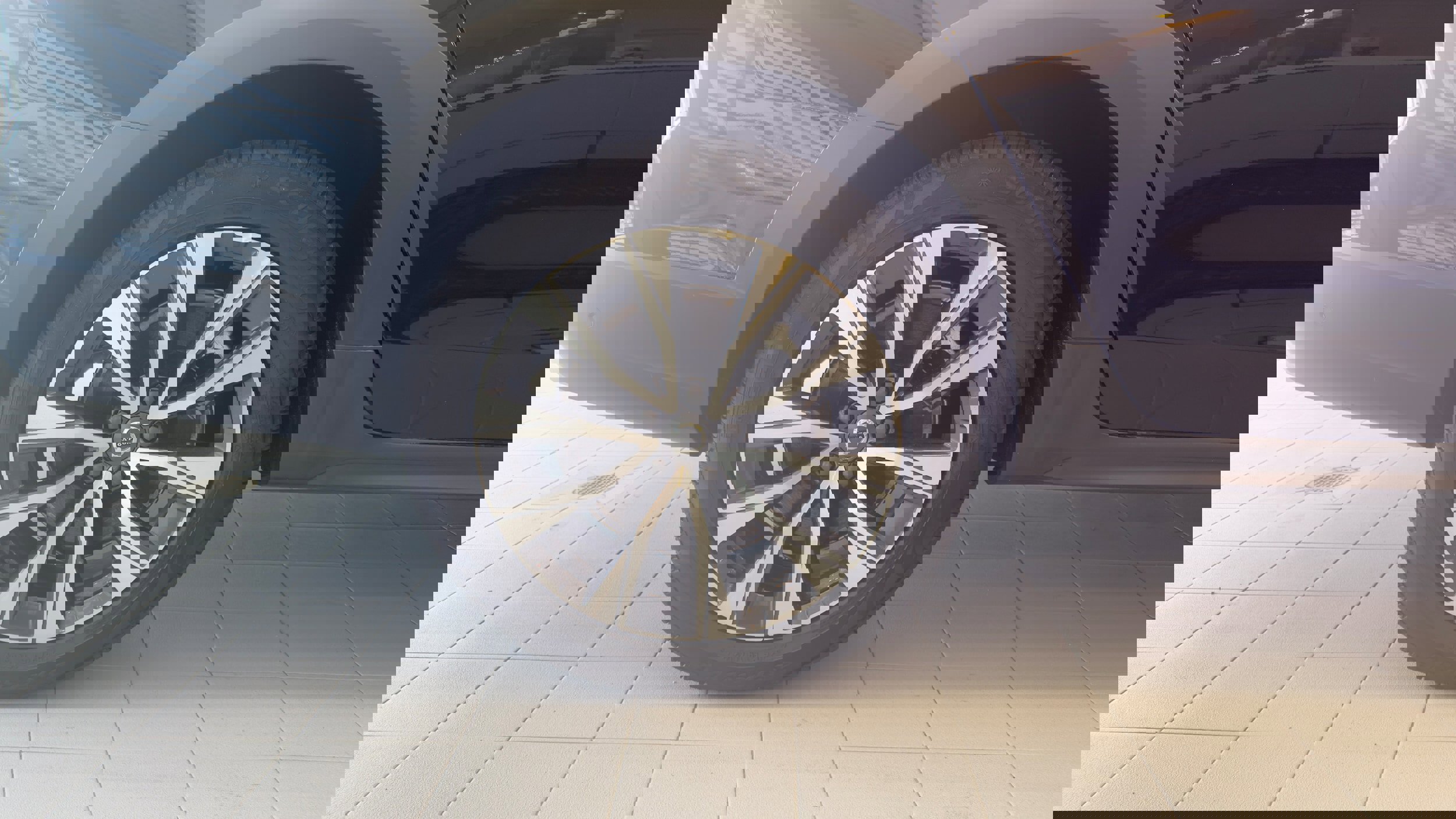 Used 2024 Volvo V90 B6 Cross Country Plus image 9