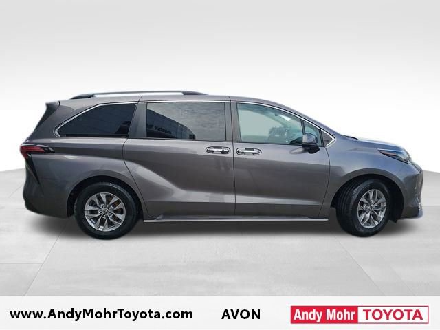 Used 2022 Toyota Sienna XLE w/ XLE Plus Package image 8