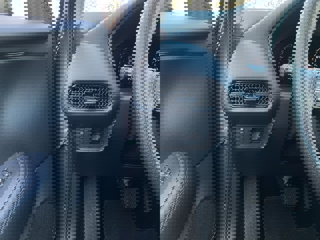 Used 2025 Honda HR-V LX image 25