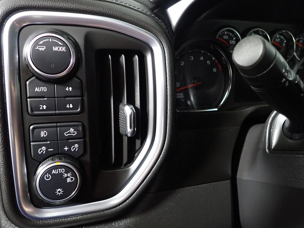 Used 2020 Chevrolet Silverado 1500 RST AWD/4WD image 24