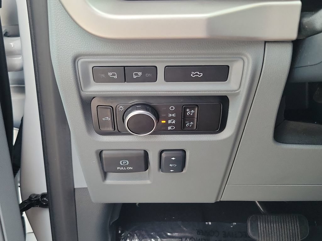 Used 2023 Ford F150 Lightning XLT AWD/4WD image 20