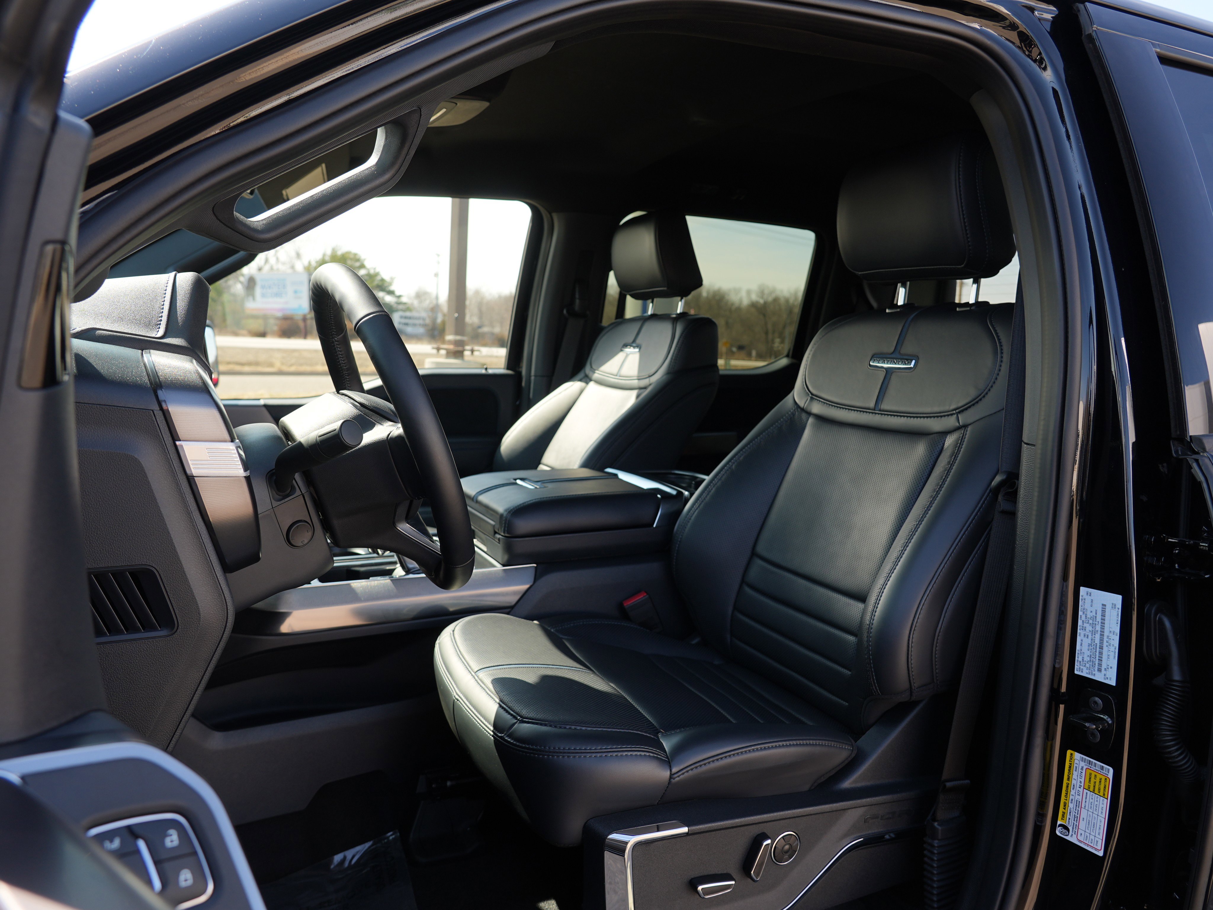 Used 2025 Ford F150 Platinum AWD/4WD image 16