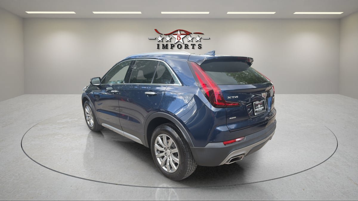 Used 2022 Cadillac XT4 Premium Luxury w/ Cold Weather Package AWD/4WD image 3
