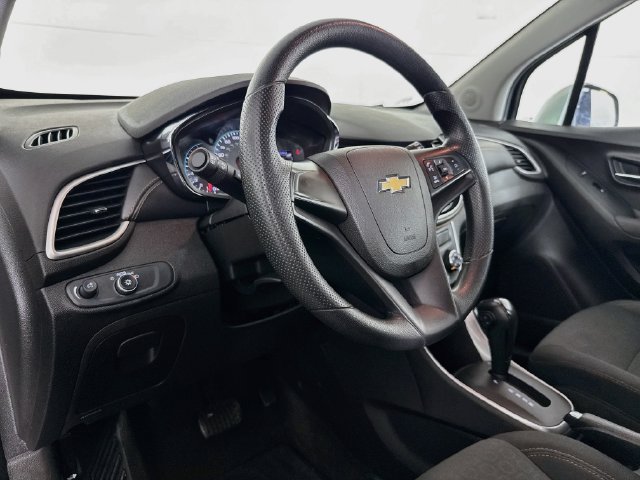 Used 2019 Chevrolet Trax LS FWD image 18