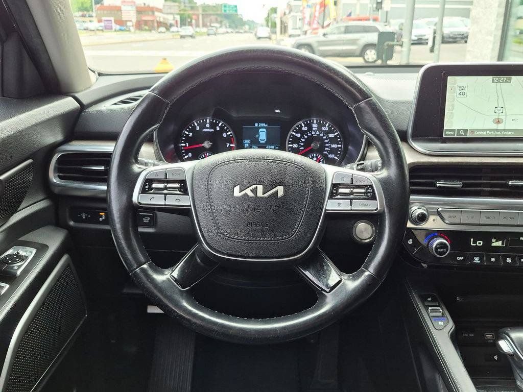 Certified 2022 Kia Telluride EX w/ EX Premium Package AWD/4WD image 15
