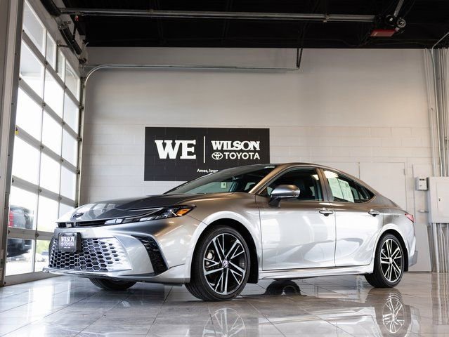 Used 2025 Toyota Camry XSE image 2