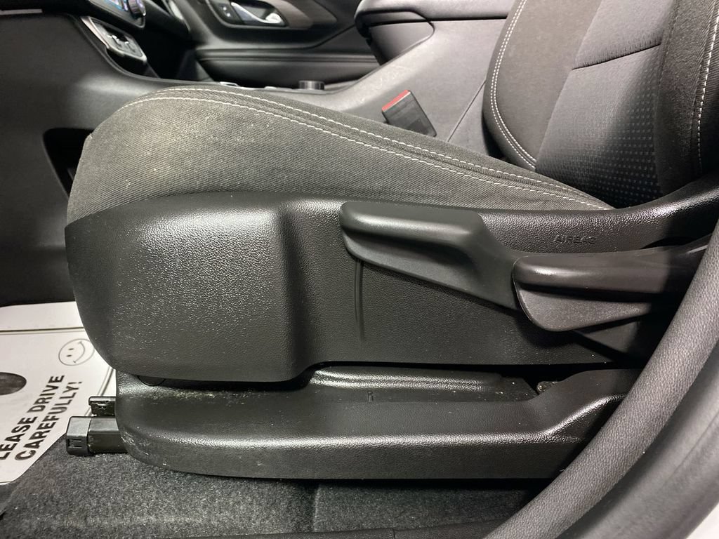 Used 2023 GMC Terrain SLE AWD/4WD image 12