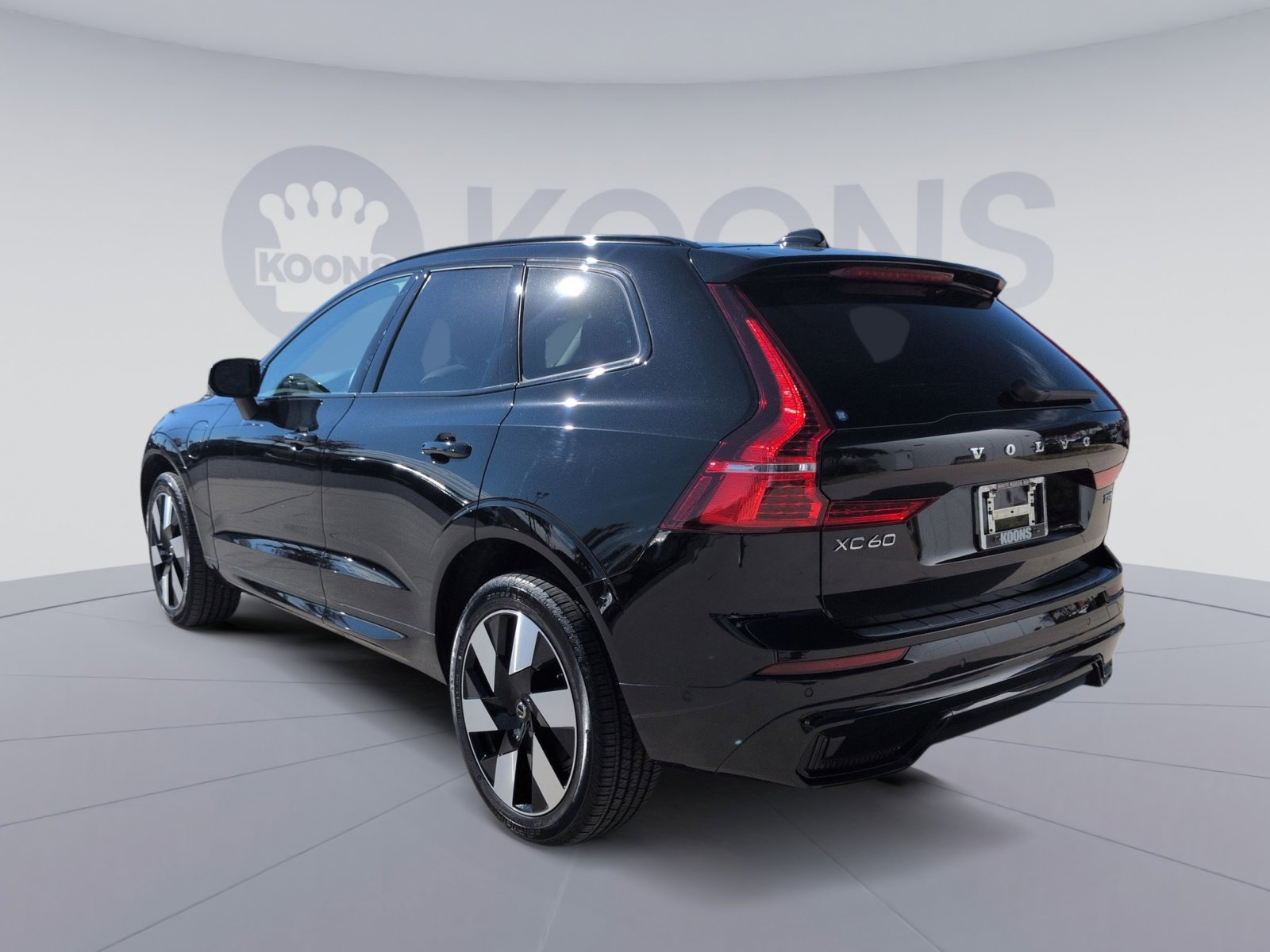 New 2025 Volvo XC60 T8 Plus w/ Protection Package Premier image 4