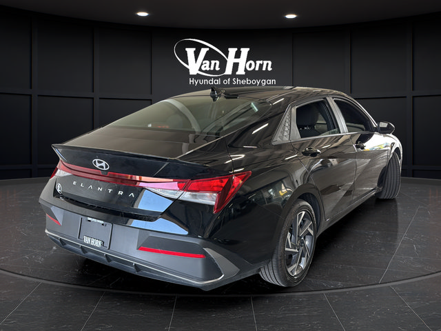Certified 2025 Hyundai Elantra Sport FWD image 7