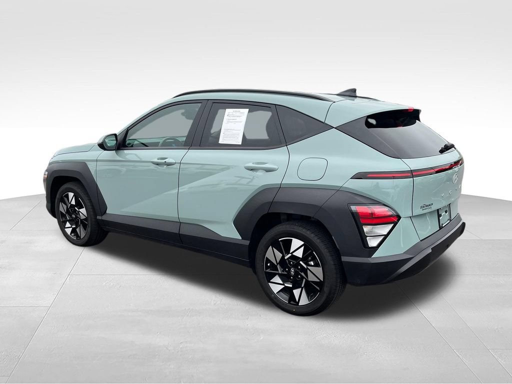 Used 2025 Hyundai Kona SEL FWD image 4