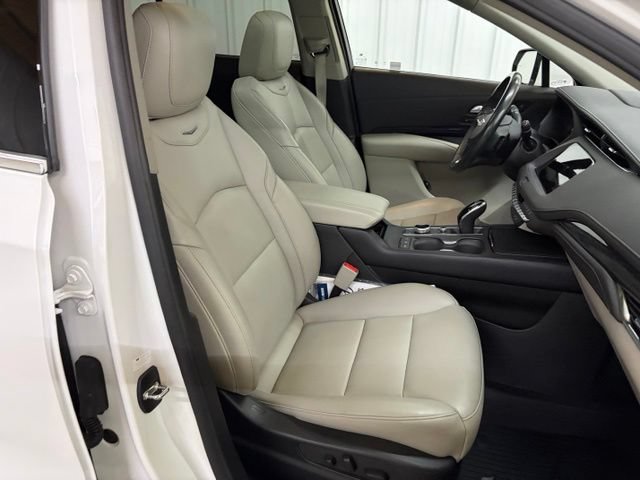 Used 2023 Cadillac XT4 Premium Luxury w/ Technology Package AWD/4WD image 31