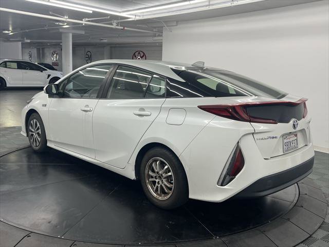 Certified 2022 Toyota Prius Prime XLE image 3