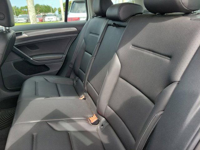Used 2017 Volkswagen Golf Alltrack SE AWD/4WD image 16