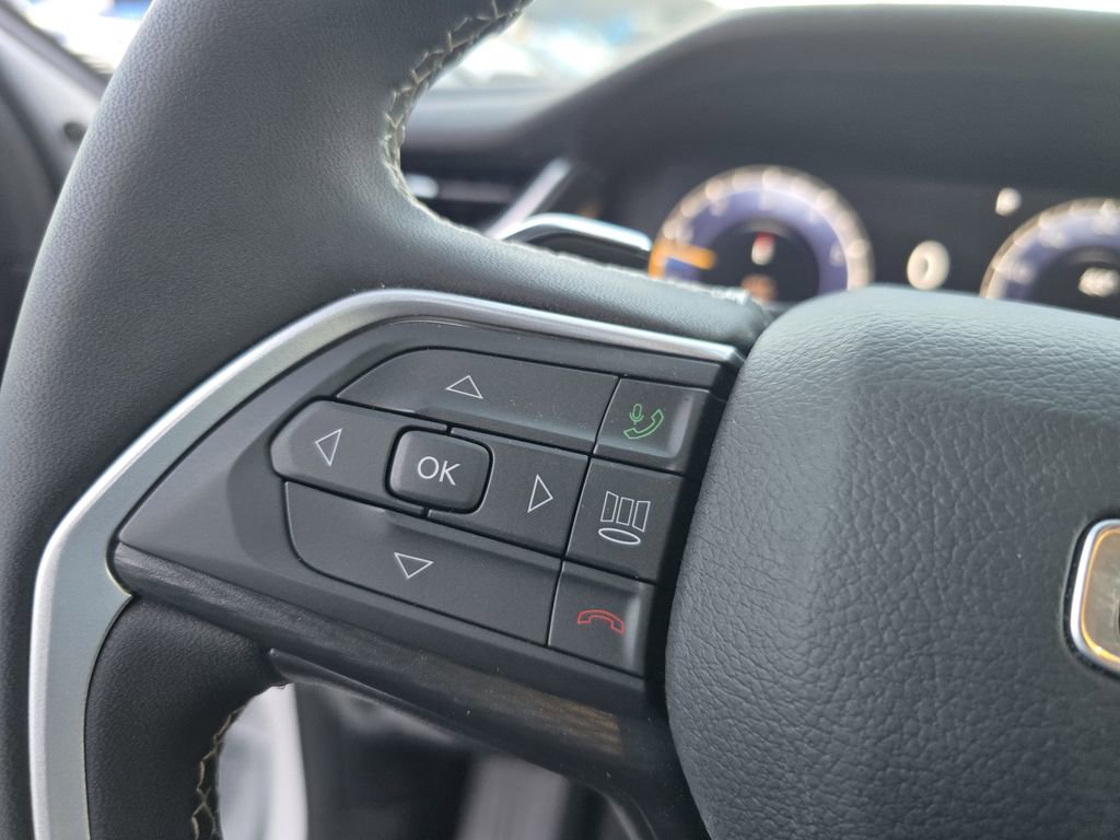 Used 2025 Jeep Grand Cherokee L Laredo image 21