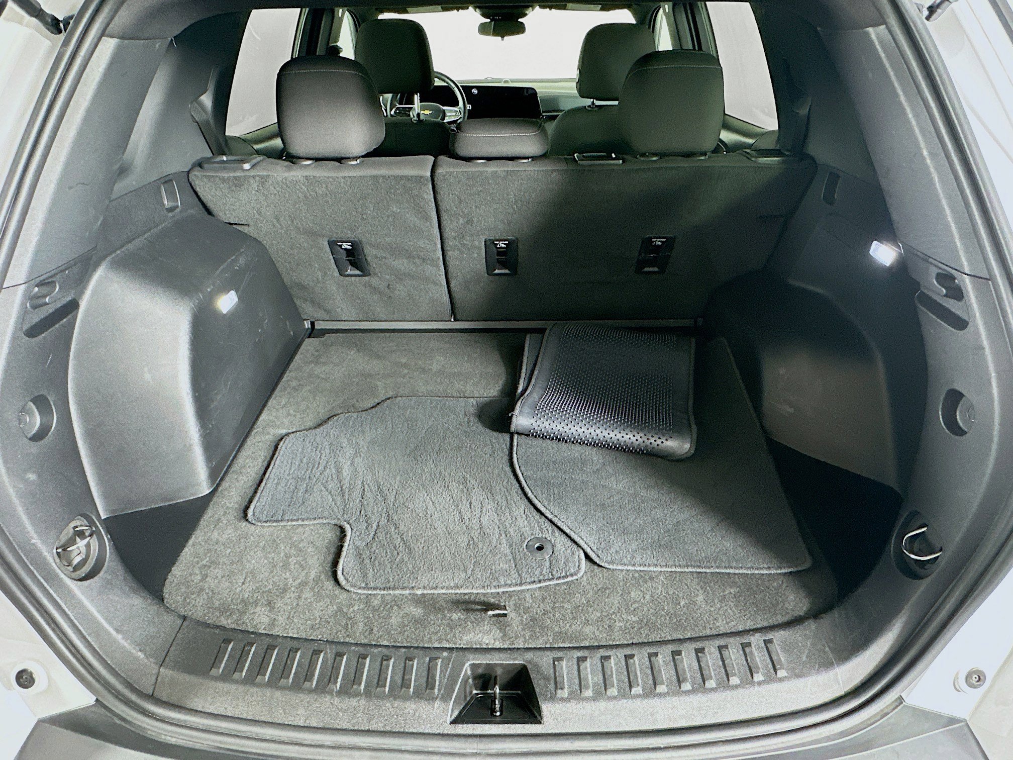 Used 2025 Chevrolet Equinox LT image 29