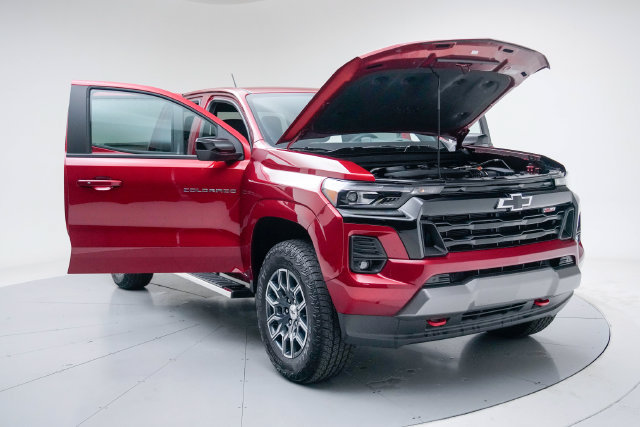 Used 2024 Chevrolet Colorado Z71 w/ Z71 Convenience Package 2 AWD/4WD image 16