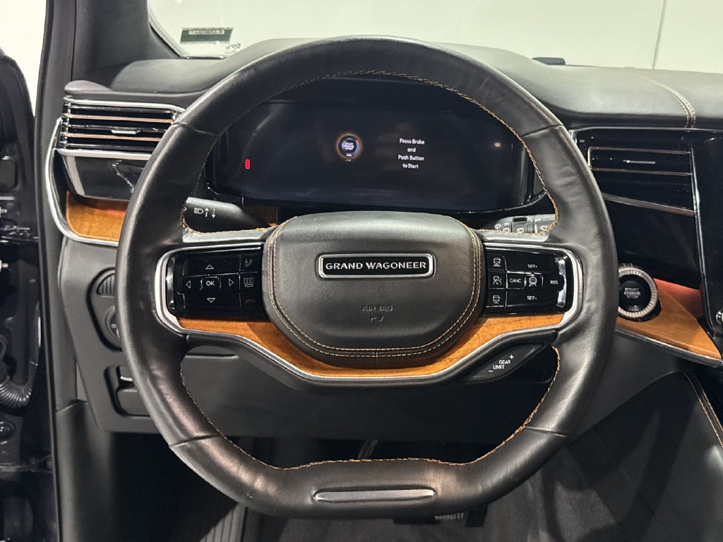 Used 2022 Jeep Grand Wagoneer Series III AWD/4WD image 4