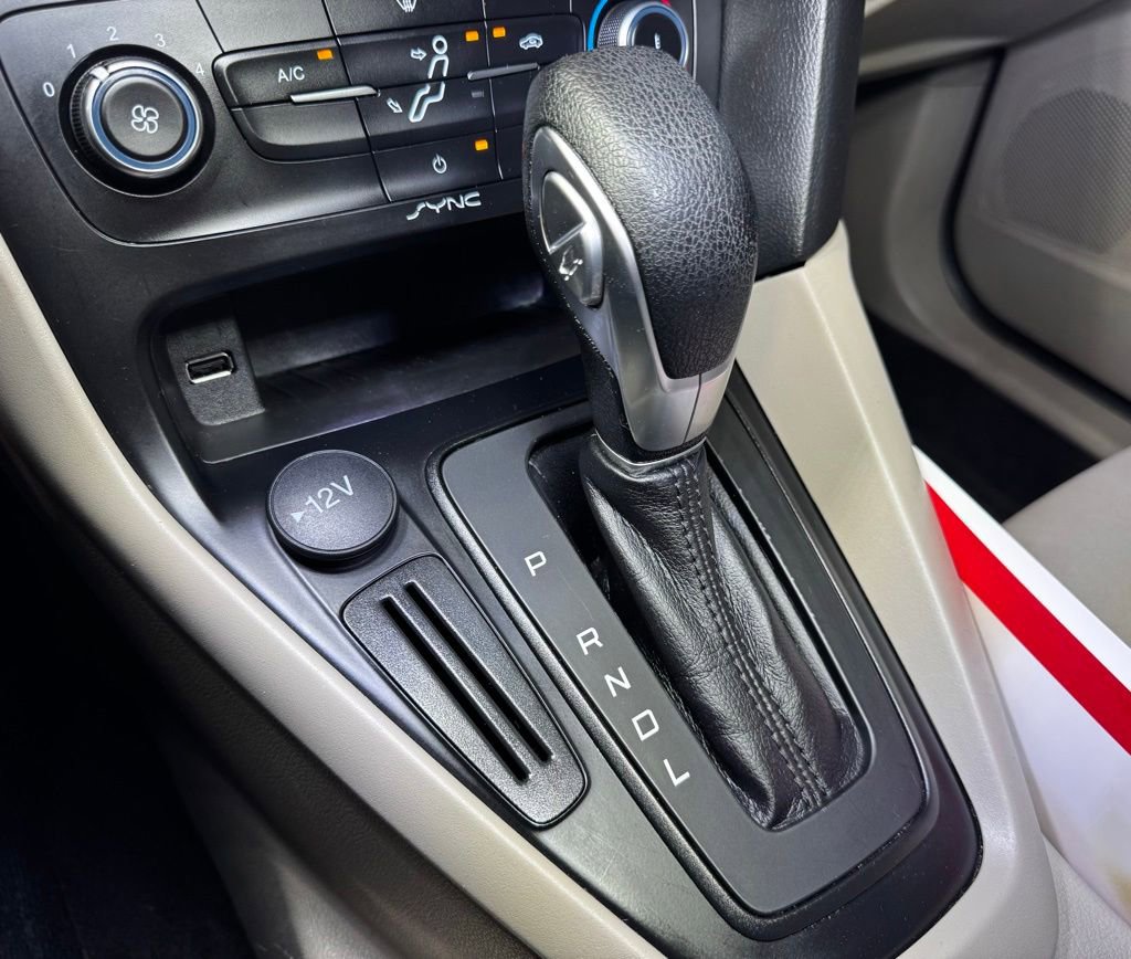 Used 2018 Ford Focus SE FWD image 32