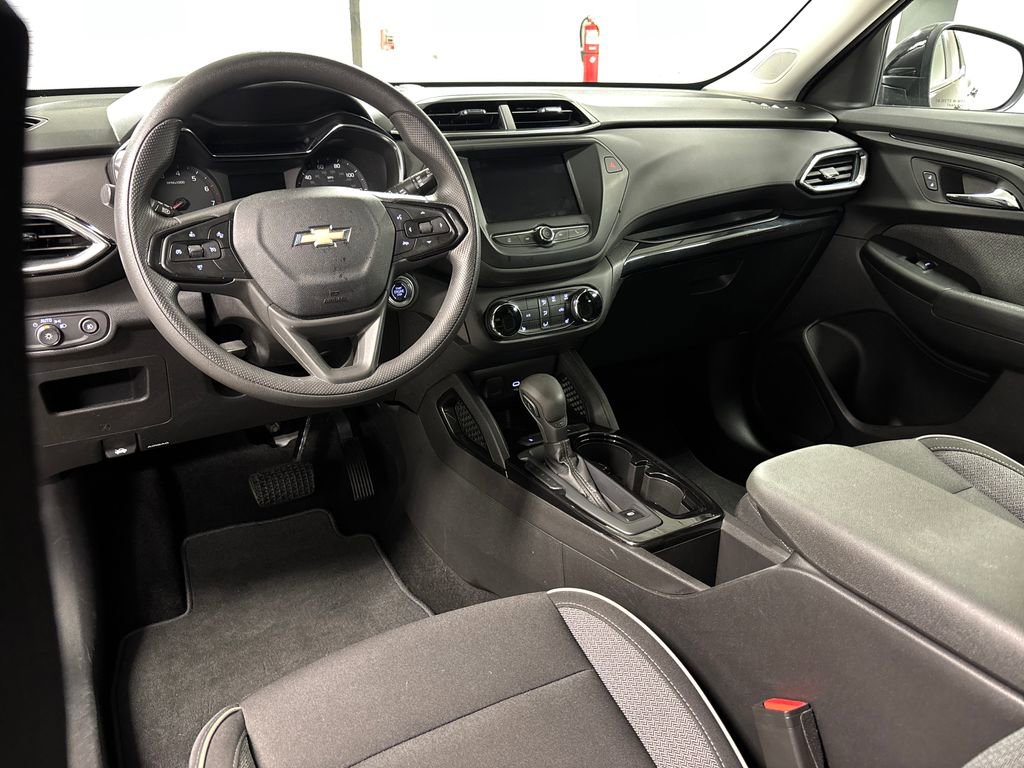 Used 2021 Chevrolet TrailBlazer LT FWD image 27