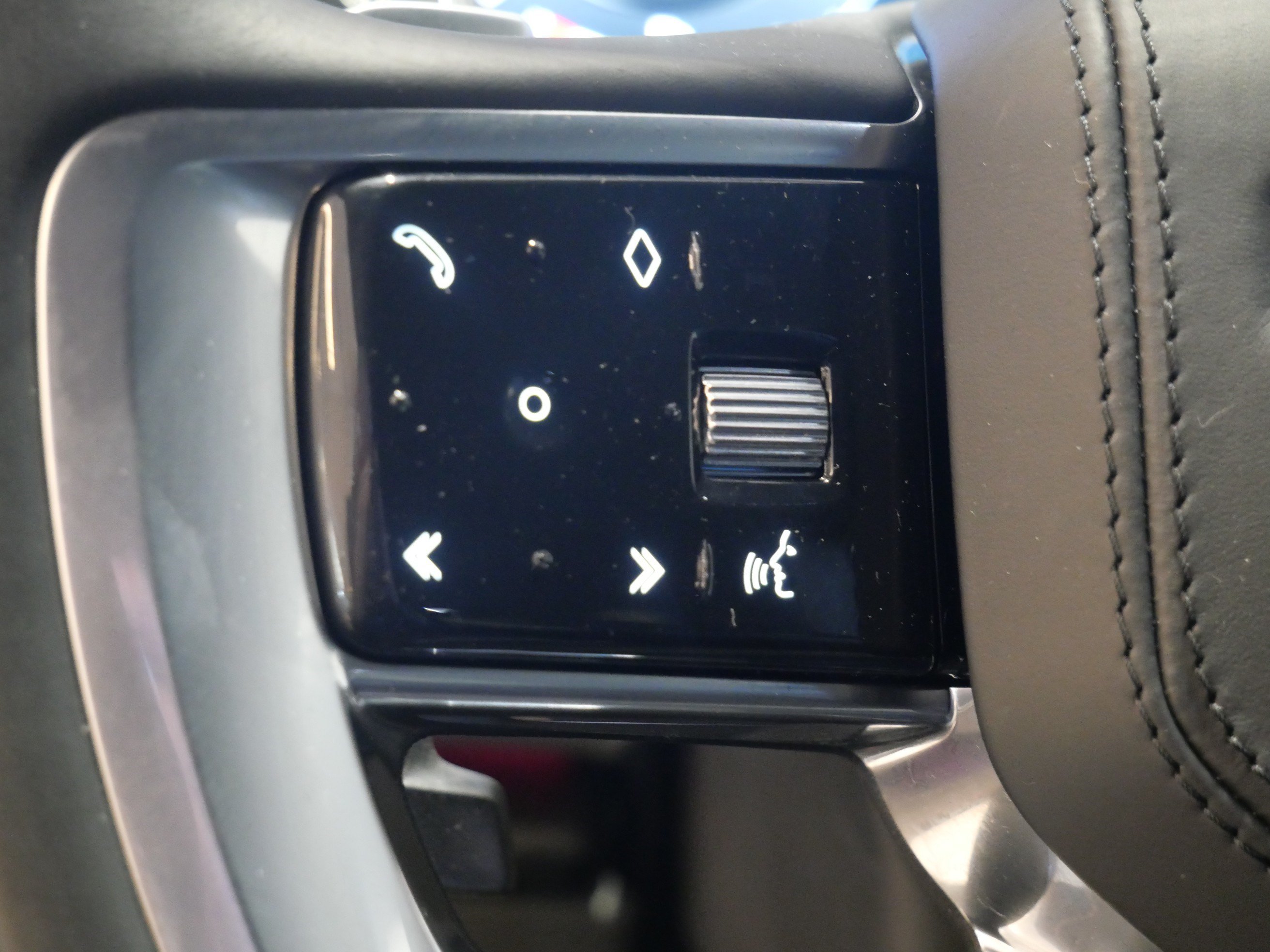 Certified 2023 Land Rover Range Rover SV AWD/4WD image 31