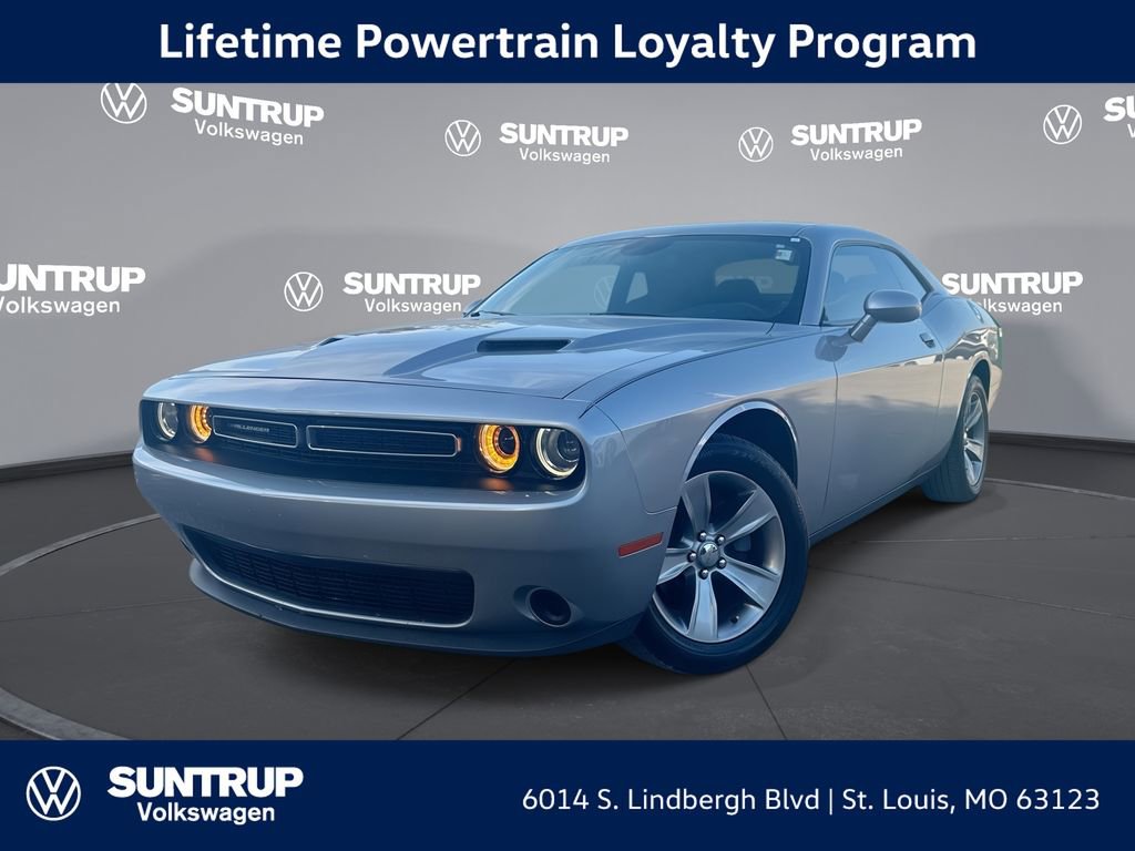 Used 2017 Dodge Challenger SXT