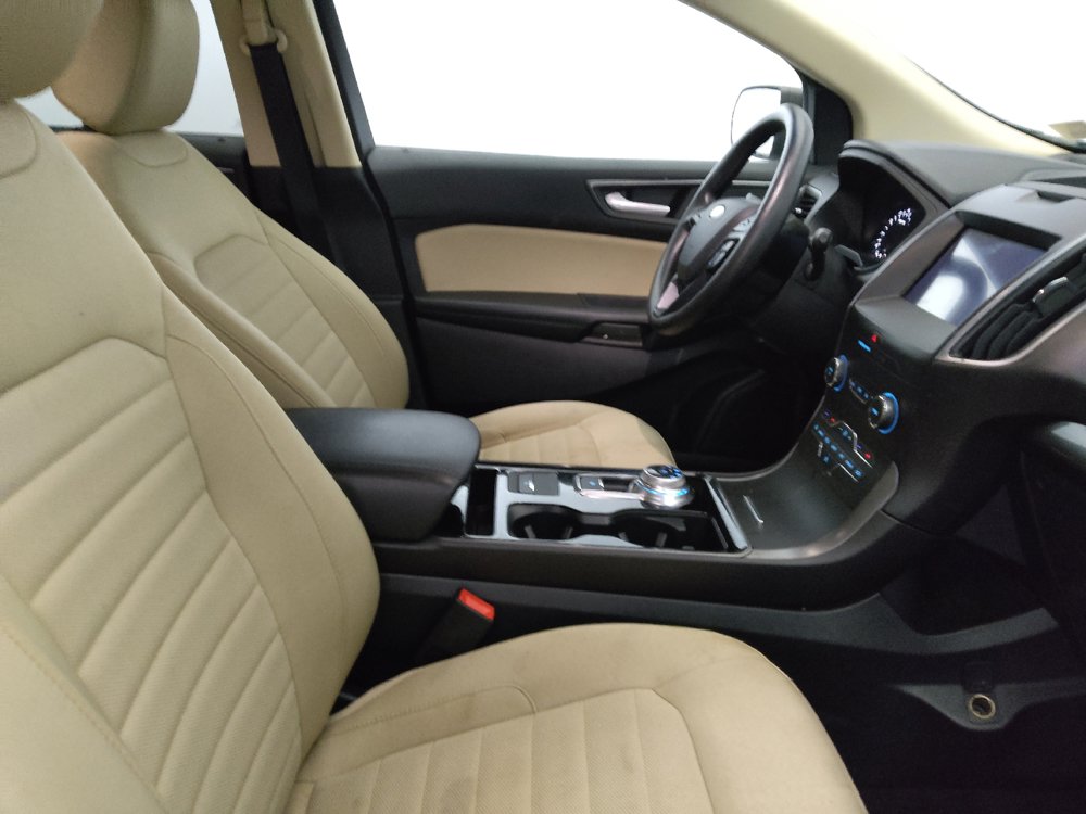 Used 2020 Ford Edge SE FWD image 21