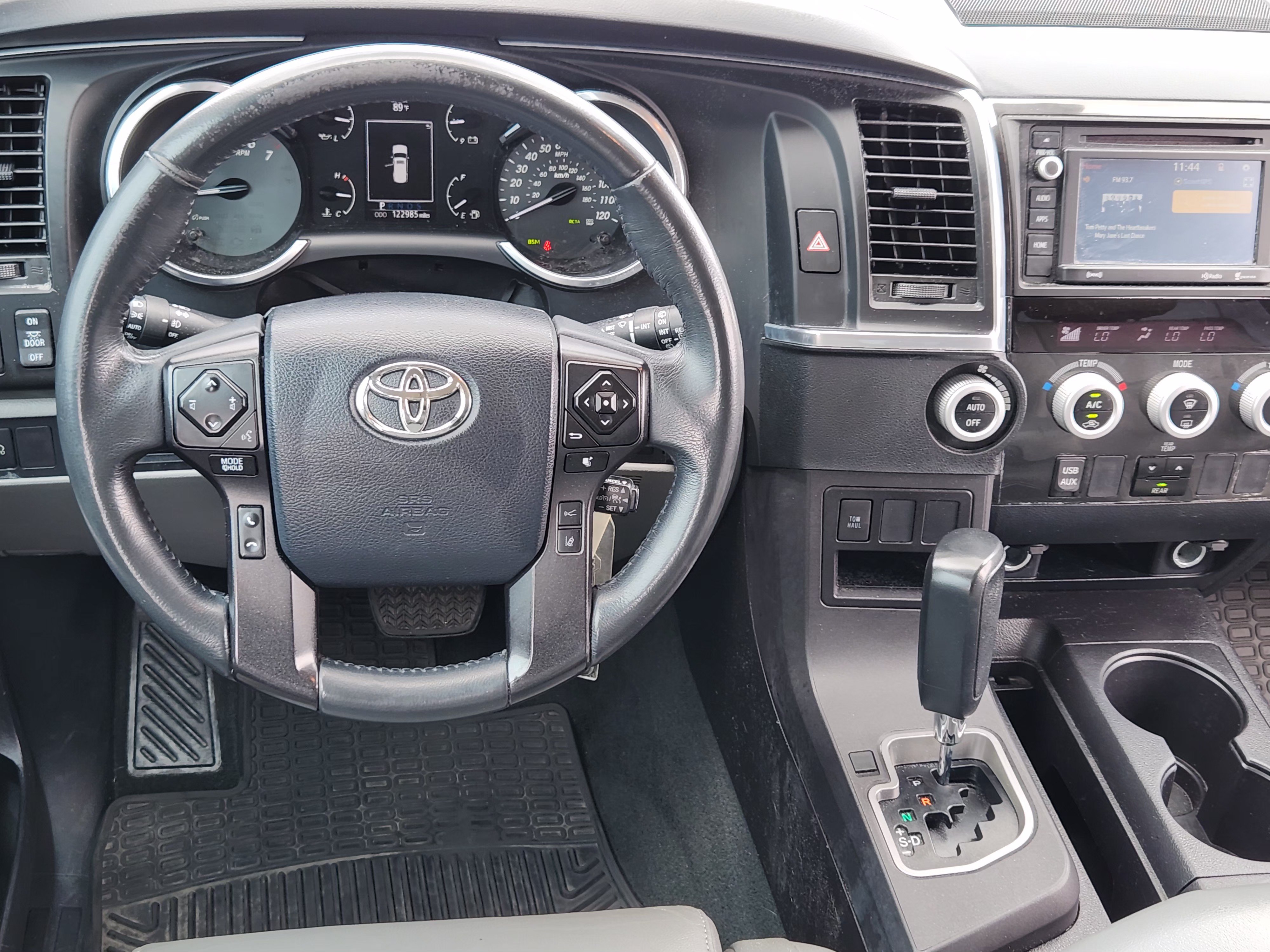 Used 2018 Toyota Sequoia SR5 RWD image 26