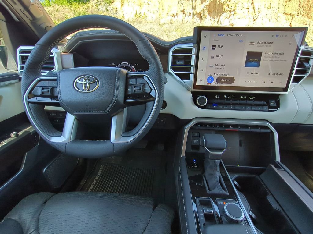 Used 2025 Toyota Sequoia Capstone image 21