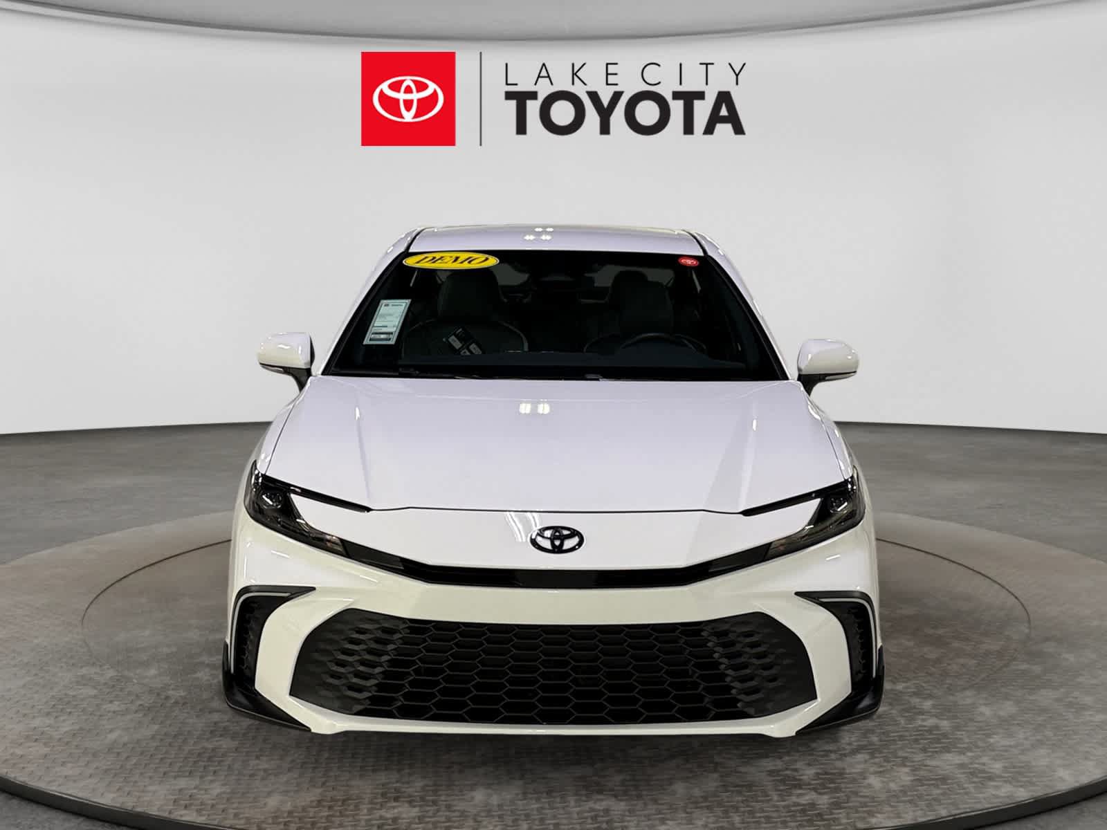 Used 2026 Toyota Camry SE w/ Multimedia Upgrade Package FWD image 10