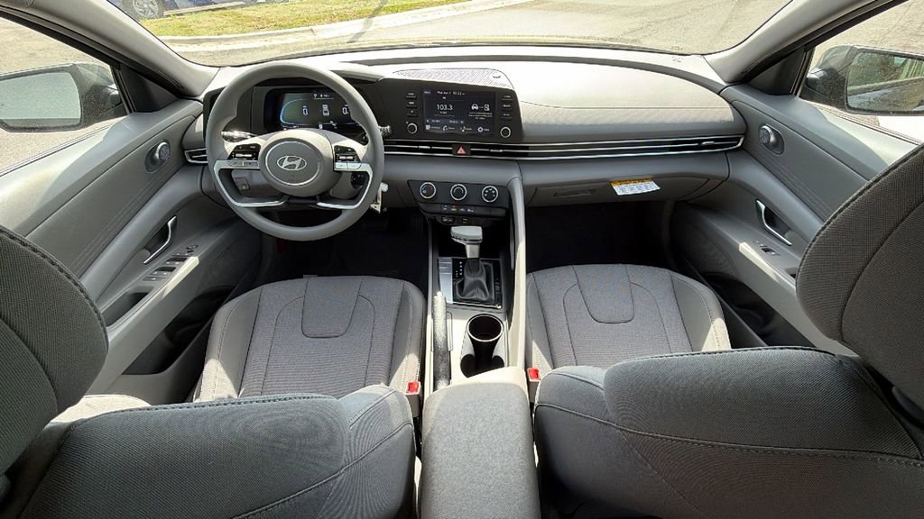 New 2026 Hyundai Elantra SE image 21