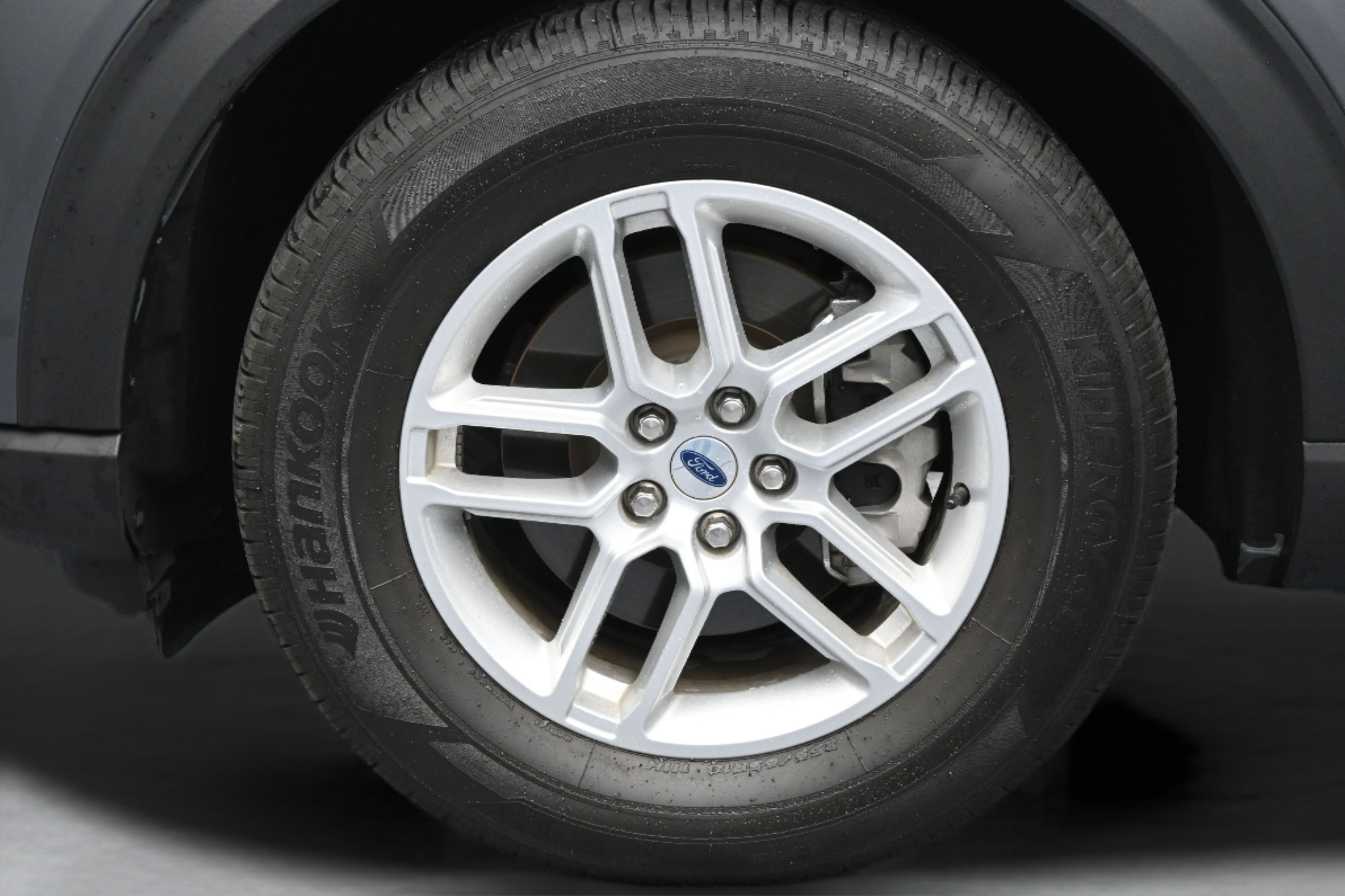 Used 2025 Ford Explorer Active RWD image 10
