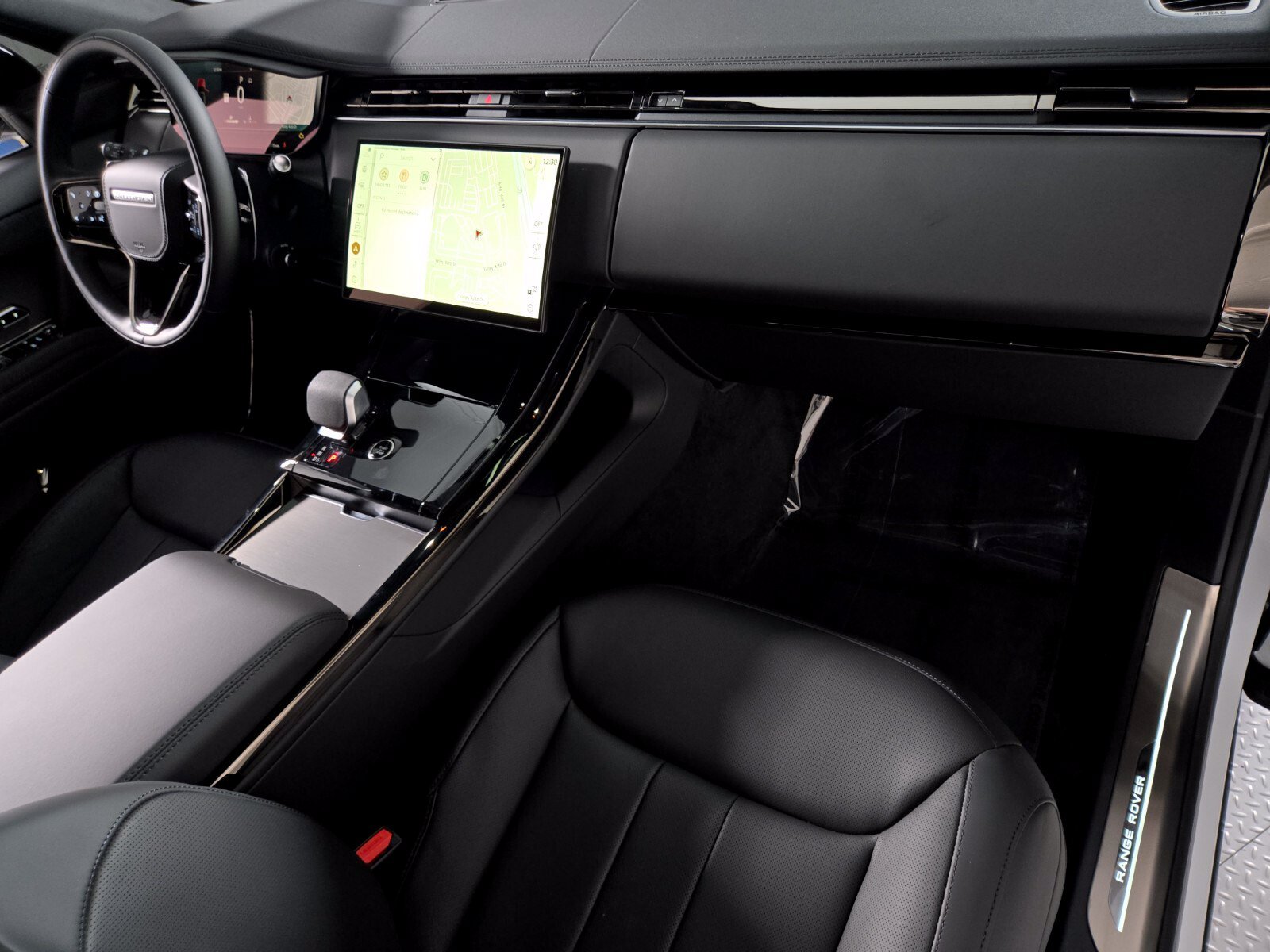 New 2026 Land Rover Range Rover Sport Dynamic SE AWD/4WD image 17