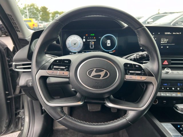 Used 2025 Hyundai Elantra SEL FWD image 13