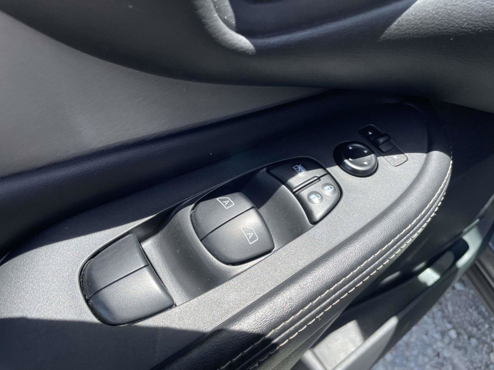 Used 2023 Nissan Murano SV FWD image 6