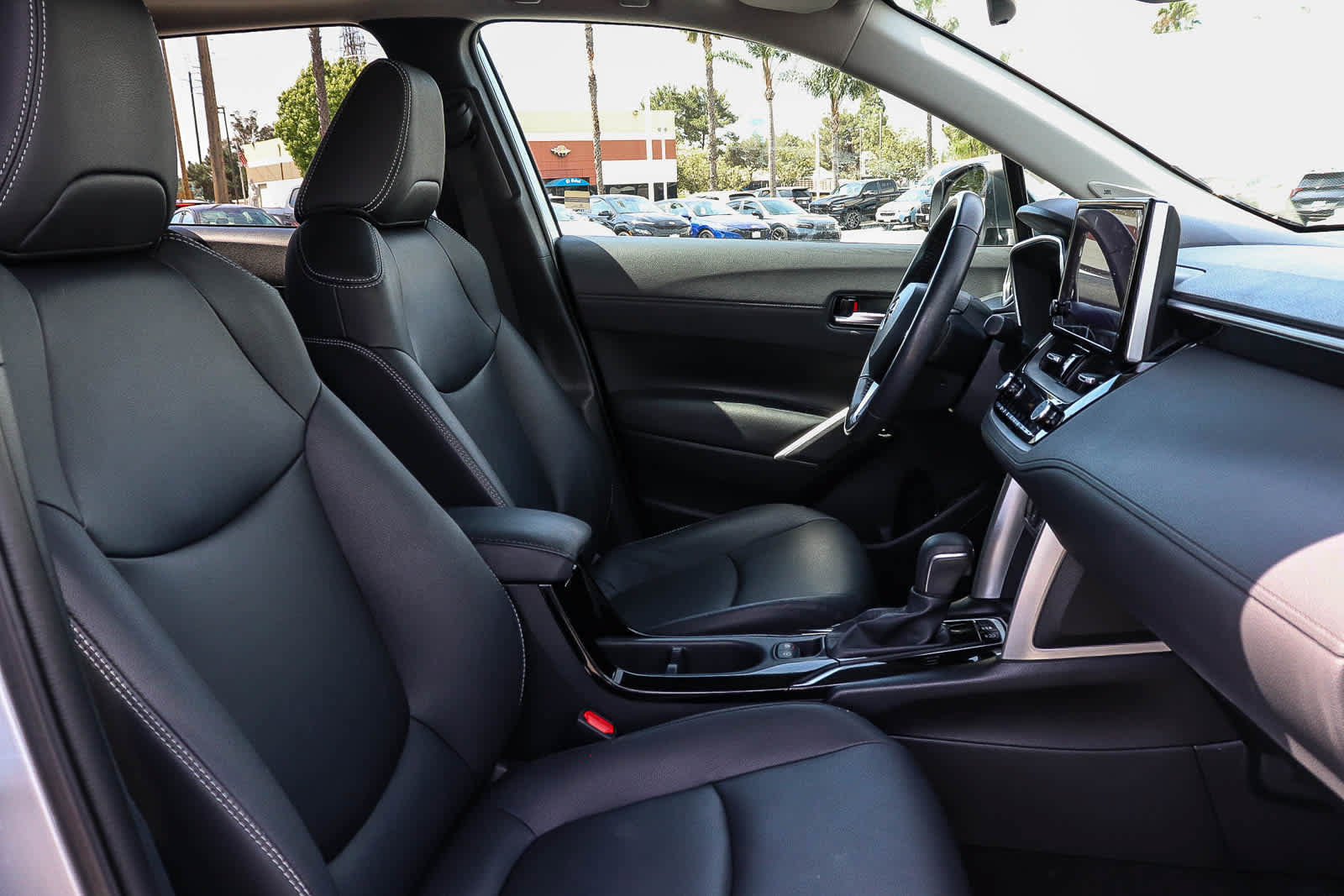 Used 2023 Toyota Corolla Cross XLE w/ Convenience Package AWD/4WD image 26