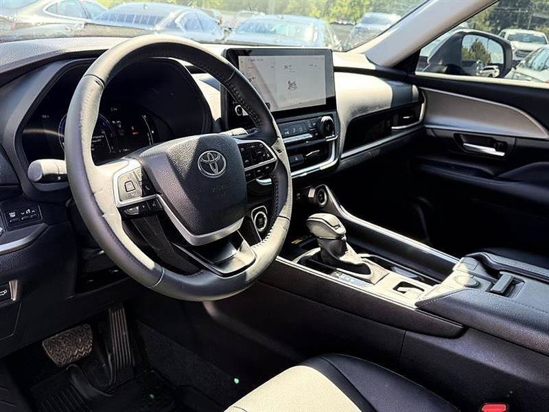 Used 2026 Toyota Grand Highlander FWD image 17