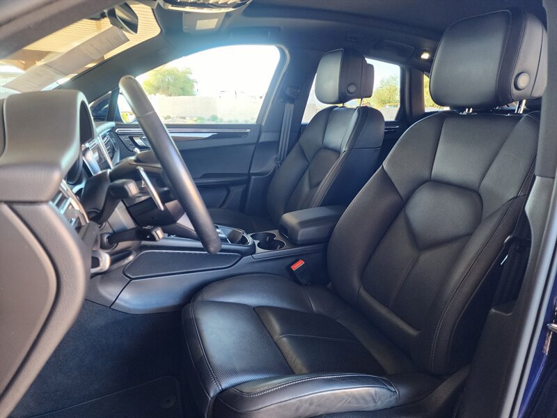 Used 2022 Porsche Macan AWD/4WD image 25