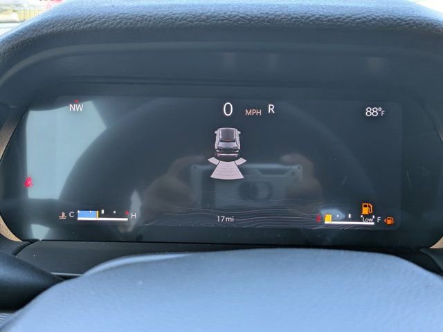 New 2025 Jeep Grand Cherokee Altitude image 24