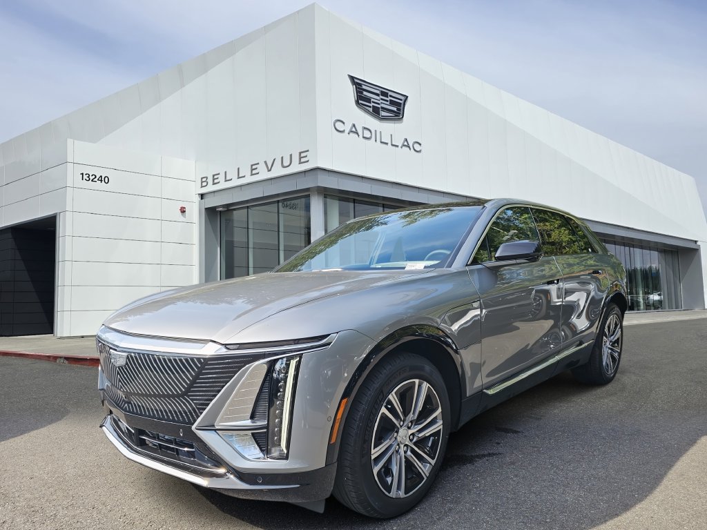 New 2027 Cadillac Lyriq Luxury AWD/4WD image 3
