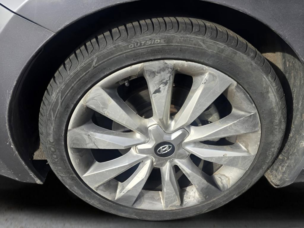 Used 2013 Hyundai Azera w/ Technology Pkg image 8