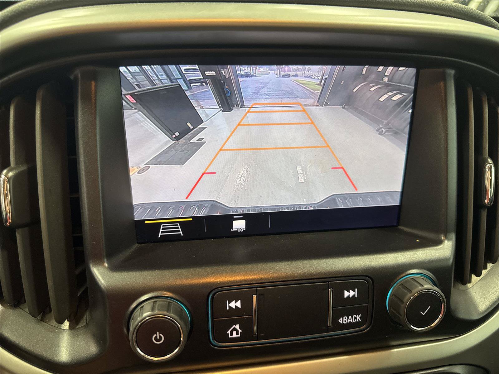 Used 2022 Chevrolet Colorado ZR2 AWD/4WD image 24
