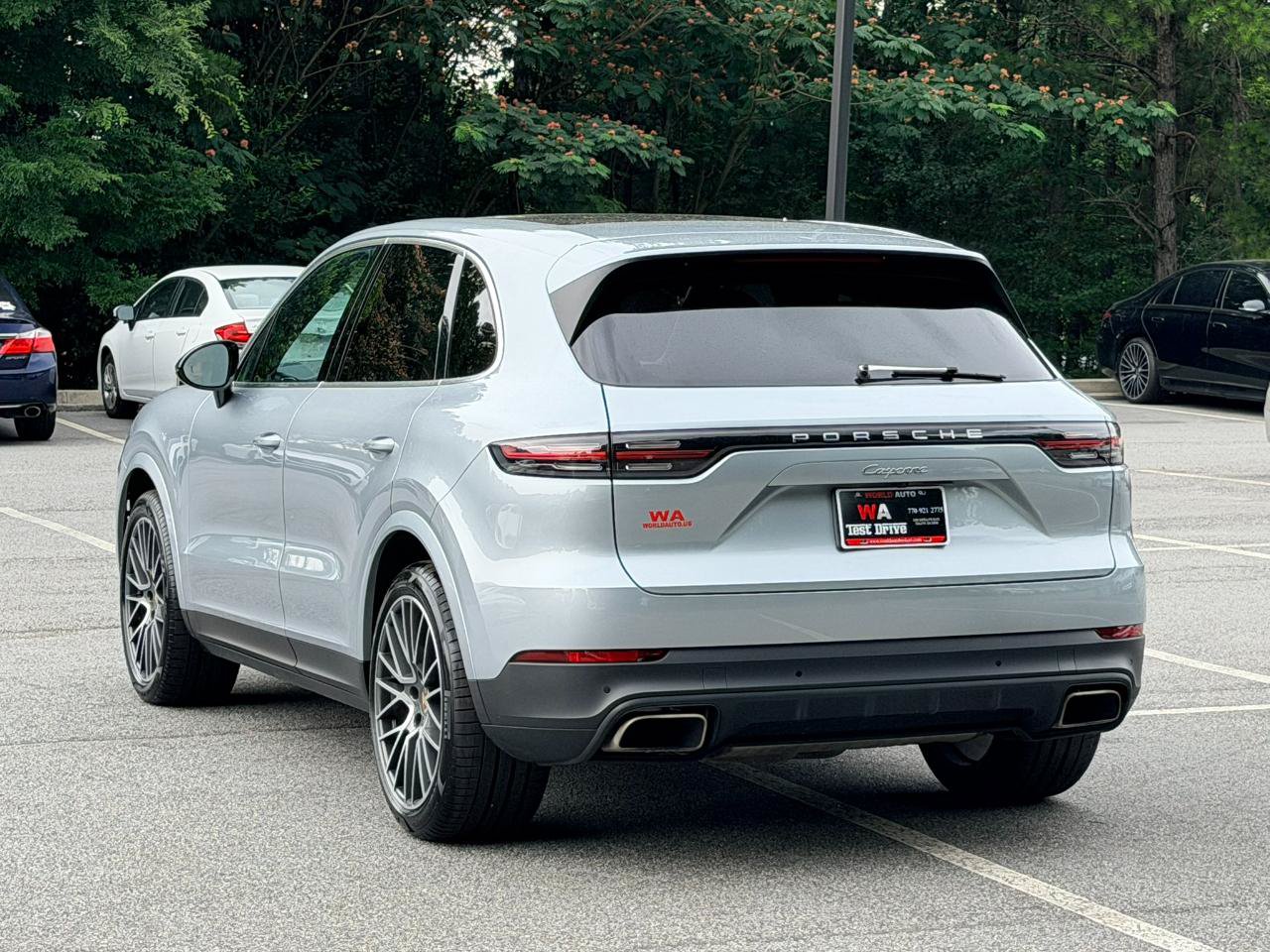 Used 2021 Porsche Cayenne AWD/4WD image 6